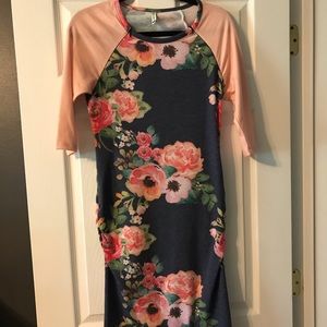 Harper and bay nursing dress size small